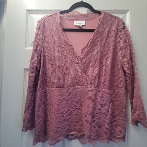 Mauvelous lace top